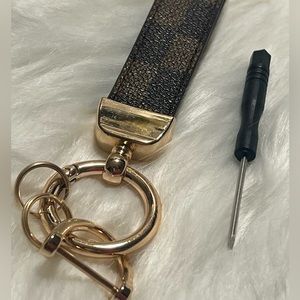 *NWT* Checkered key chain